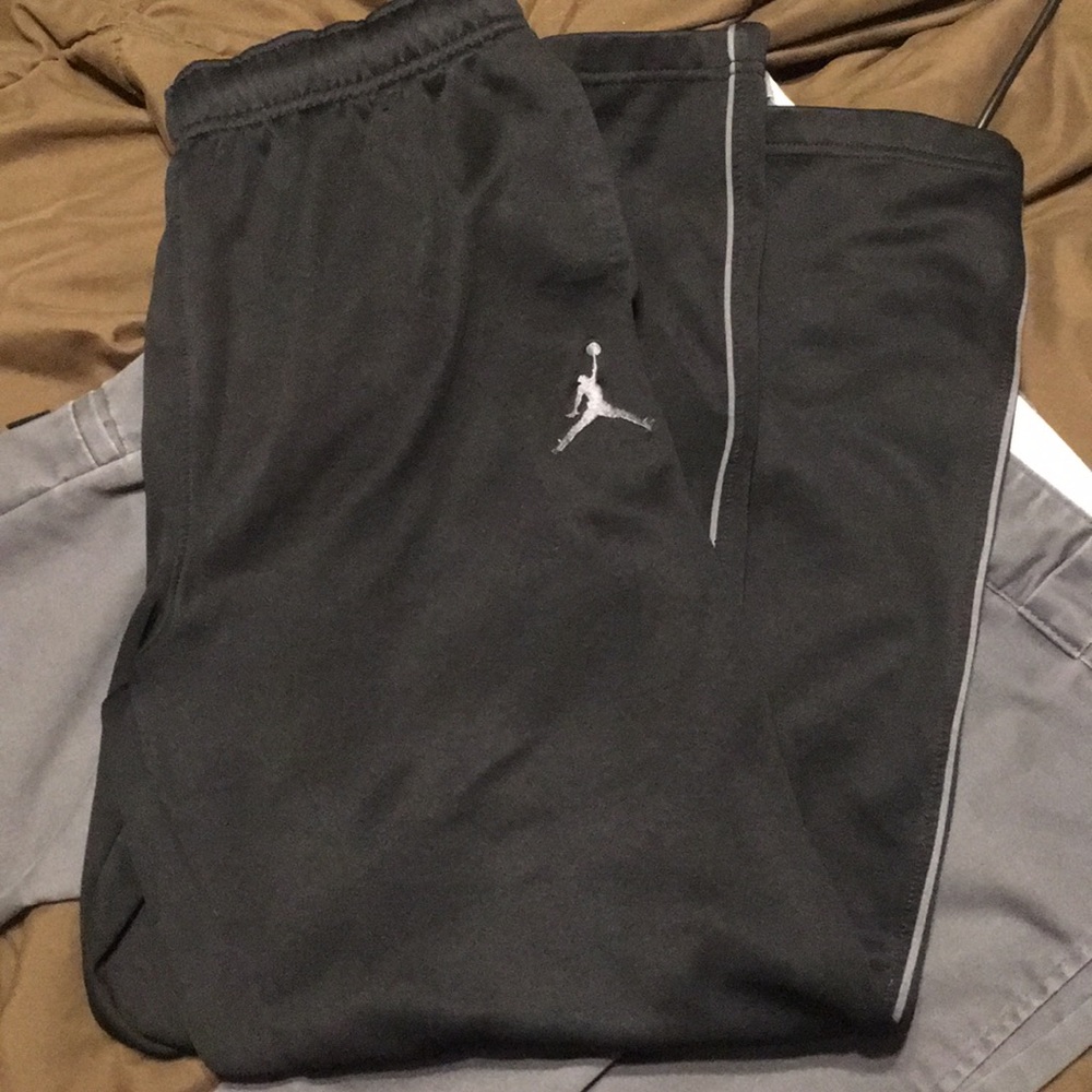 BLACK AIR JORDAN SWEATPANTS